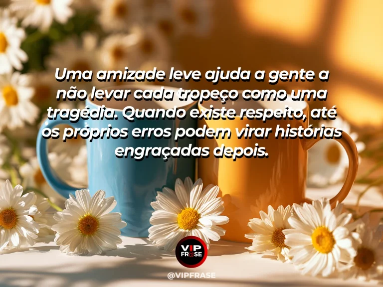 Mensagem sobre amizade, com cena de dois amigos rindo depois de um pequeno imprevisto cotidiano, situação natural e divertida.