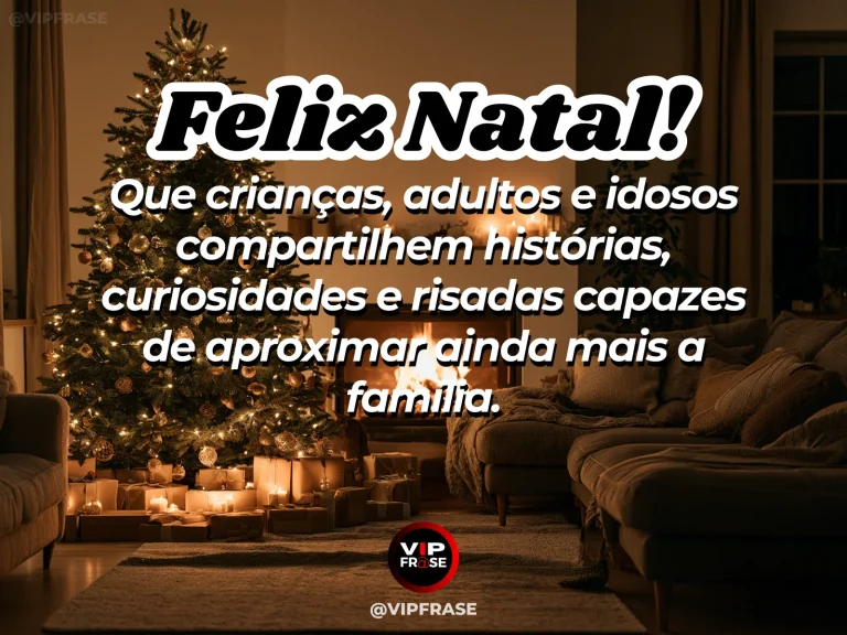 Mensagem de Natal sobre família e sabedoria, com sala natalina acolhedora com álbum de fotografias aberto, brinquedo antigo e xícaras, sugerindo encontro entre gerações.