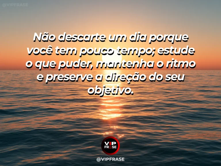 Frase motivacional sobre estudo com livro aberto e relógio sobre a mesa.