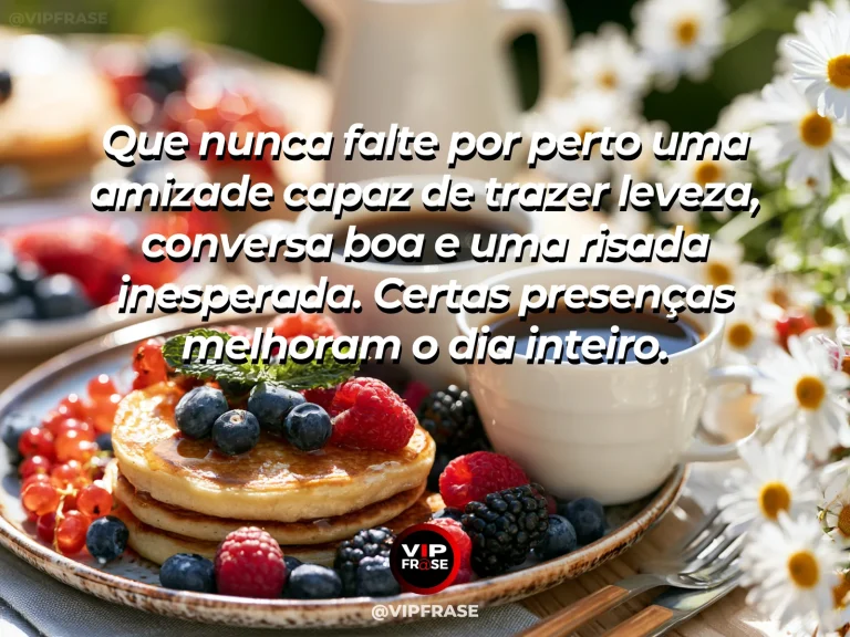 Mensagem de amizade sobre uma boa companhia pode mudar o dia, em cena de mesa ao ar livre com duas cadeiras, café e flores vivas sob luz alegre de manhã, transmitindo boa companhia.