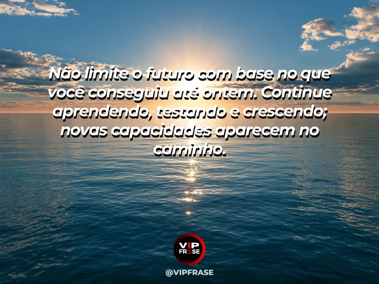 Mensagem motivacional sobre potencial com paisagem ampla surgindo após cortinas abertas