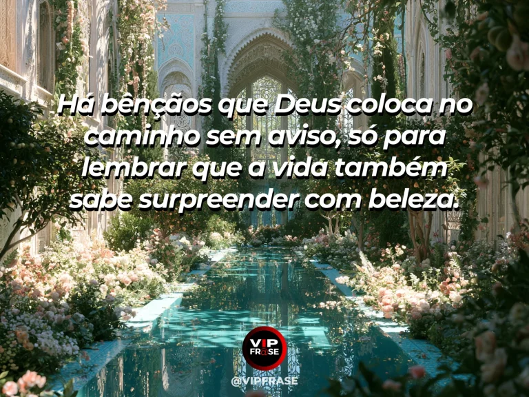 Arte sobre a bondade de deus pode chegar de surpresa, com jardim florido revelado atrás de um arco de pedra iluminado.