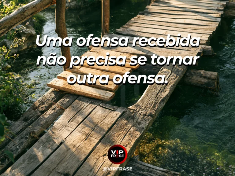 Frase de força sobre a decisão de não retaliar, ilustrada por uma ponte histórica que atravessa rio turbulento entre jardins vivos.