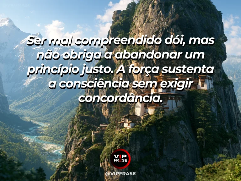 Frase de força sobre a dignidade de quem não é compreendido, ilustrada por um cedro solitário enraizado num planalto com vista ampla.