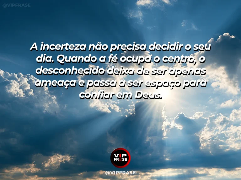 Mensagem de fé sobre transformar a incerteza em confiança, com deserto de dunas ao nascer do sol.