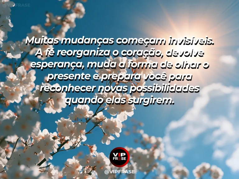 Frase de fé sobre recomeço que nasce por dentro, com bosque de cerejeiras floridas, pétalas no ar e luz rosada e dourada.
