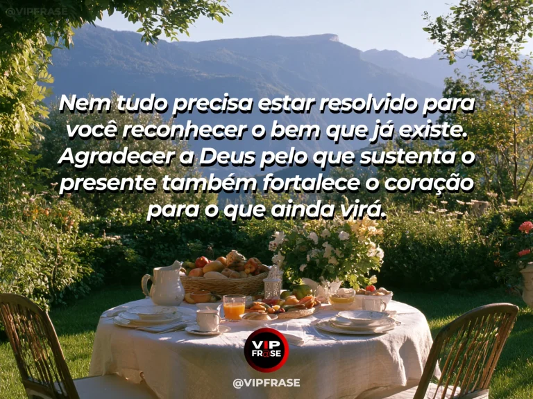 Mensagem sobre Deus com mesa aconchegante com café, flores e sol da manhã.