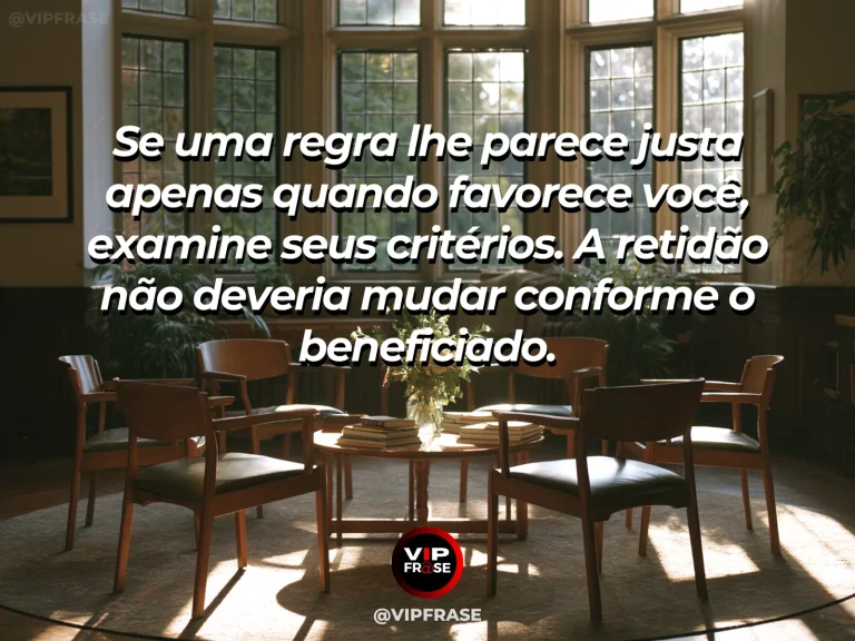 Mensagem de sabedoria sobre justiça sem favoritismo, com balança nivelada entre duas árvores diferentes.
