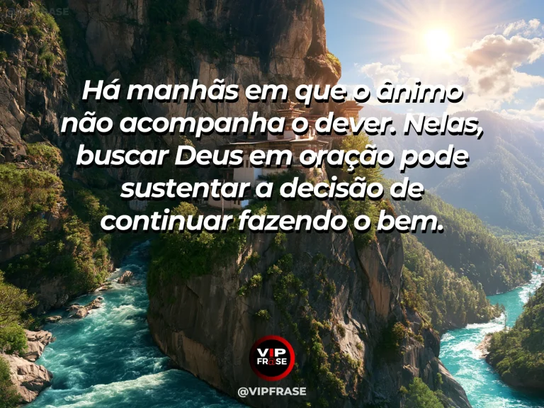 Mensagem de força sobre a perseverança que nasce da oração, com templo esculpido na rocha com luz do amanhecer.