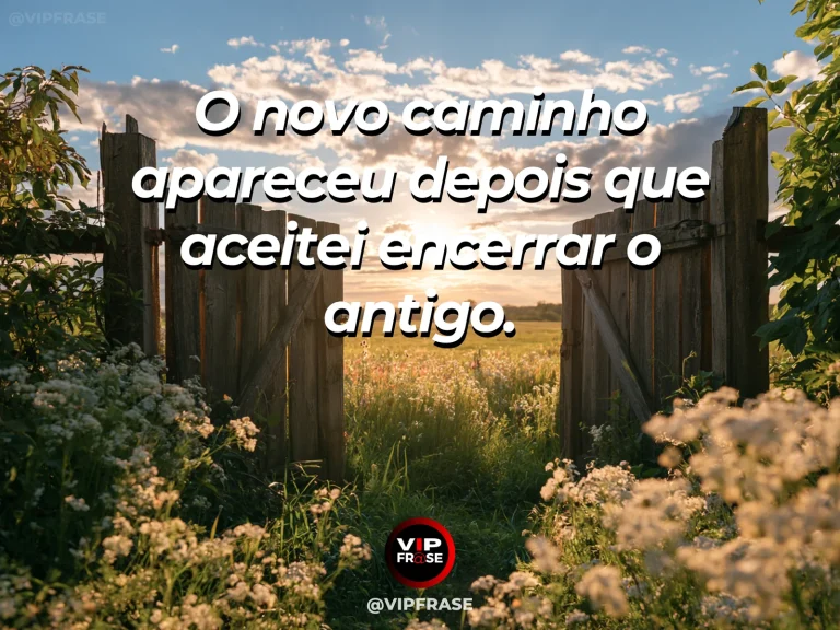 Mensagem sobre recomeço e aceitar fim do antigo percurso e começar outro, com portão aberto ao final de alameda e início de campo ensolarado.