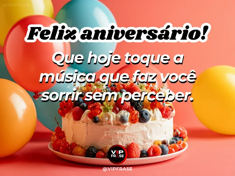 Mensagem de aniversário para alguém especial sobre aniversário com música escolhida por você, com vitrola elegante ao lado de bolo e flores em festa iluminada.