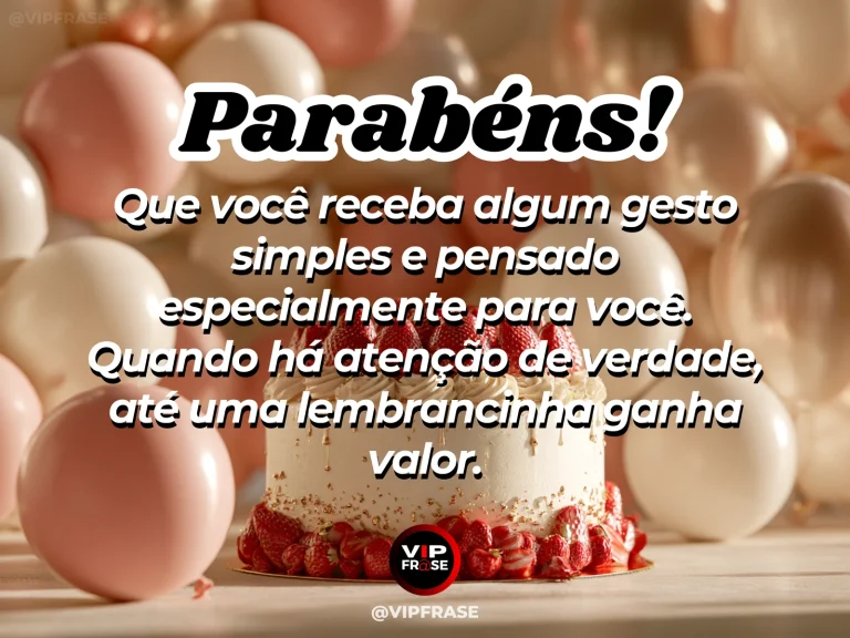 Mensagem de aniversário para alguém especial sobre o valor de uma lembrança feita à mão, com pequeno presente artesanal com fita de linho e flores naturais.