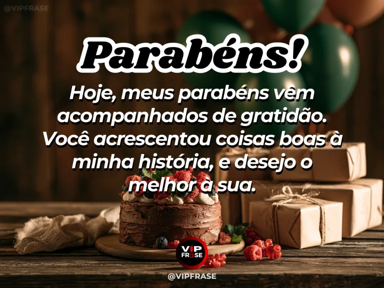 Mensagem de aniversário para alguém especial sobre quando a gratidão vira parabéns, com cartão e laço de presente sobre mesa.