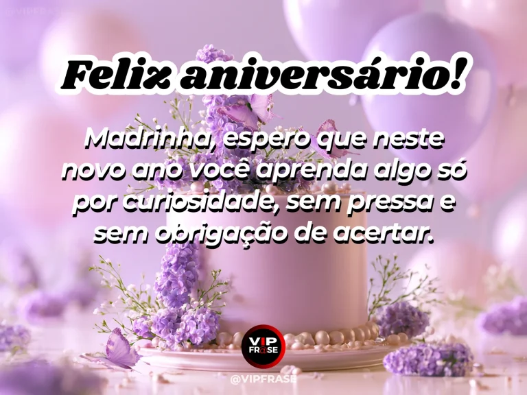 Mensagem de aniversário para madrinha sobre madrinha e o prazer de aprender, com livro aberto e flores num canto de leitura.