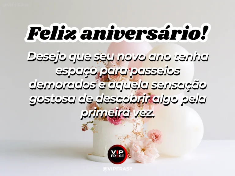 Mensagem de aniversário para madrinha sobre novas descobertas e passeios, com passeio florido sob a luz da tarde.