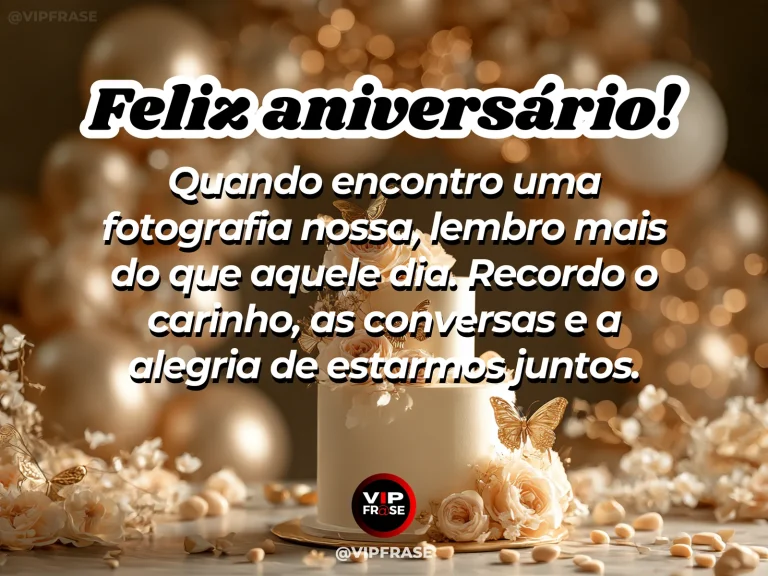 Mensagem de aniversário para neta sobre familia, em álbum de fotografias e flores.