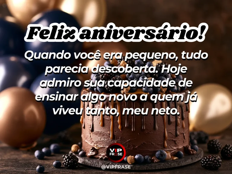 Arte de aniversário para neto sobre as descobertas que o neto hoje compartilha com os avós, mostrando bolo de chocolate com frutas escuras e balões metálicos.