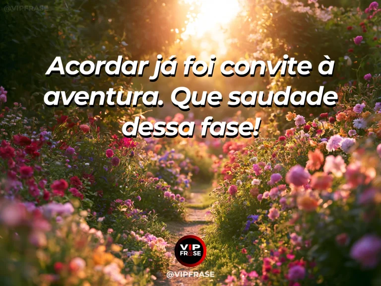 Mensagem sobre saudade, com amanhecer vivo no campo com céu azul e nuvens rosadas.