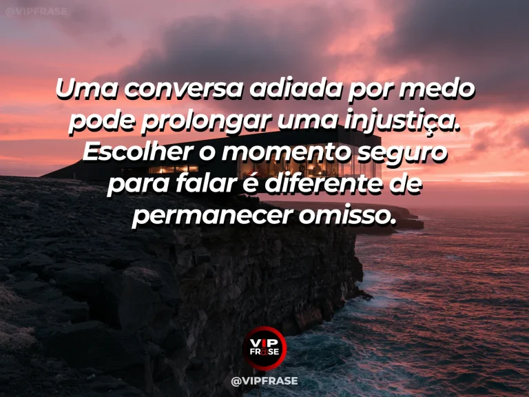 Arte com frase de coragem sobre a conversa adiada pelo medo, em cenário de terrace with two facing seats over a peaceful coastal valley.