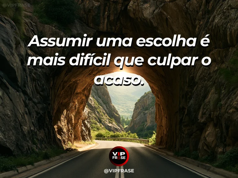 Mensagem sobre coragem para assumir escolhas, com bússola junto a bifurcação de trilhas verdes.