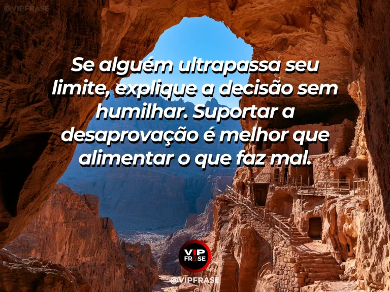 Mensagem de coragem sobre defender limites sem desrespeitar ninguém, com um portão de ferro delimita jardim florido diante do oceano.