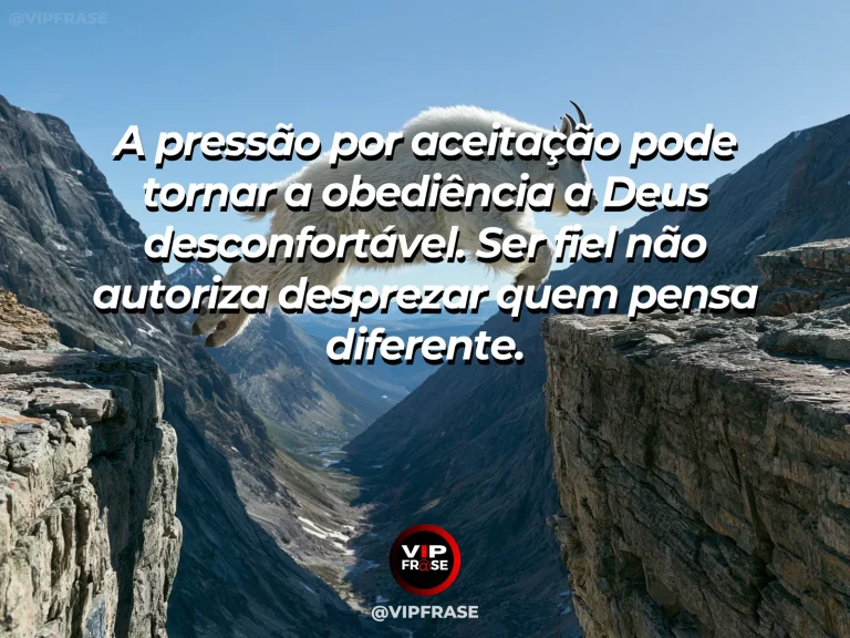 Mensagem sobre coragem para ser fiel a Deus na desaprovação, com mosteiro antigo resiste ao vento em penhasco verde.