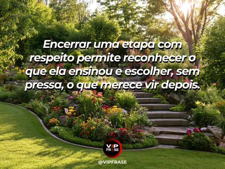 Frase sobre recomeço e encerrar etapas respeitando a experiência, em cena de ponte de pedra unindo um jardim maduro a um canteiro de flores novas.