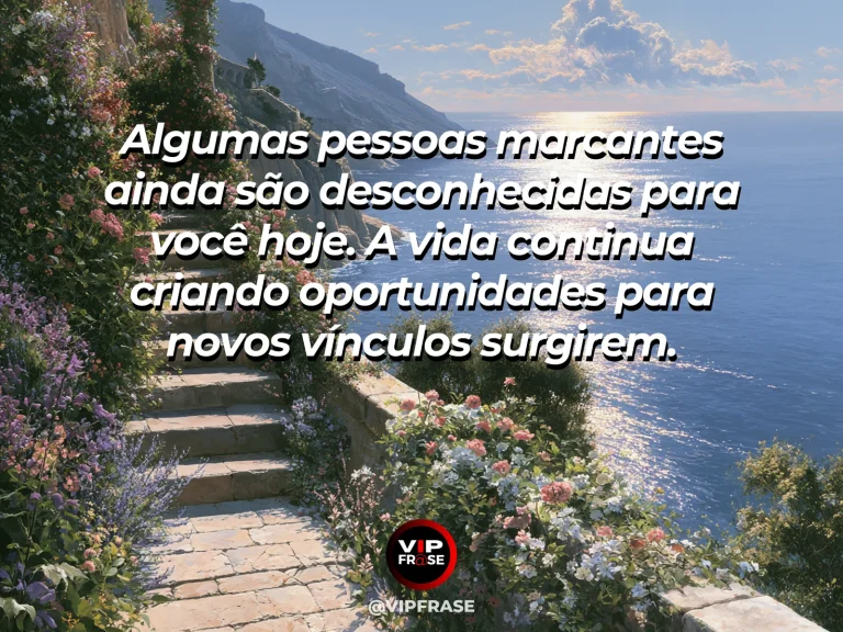 Mensagem de esperança com duas bicicletas apoiadas em um jardim costeiro vibrante com mar ao fundo
