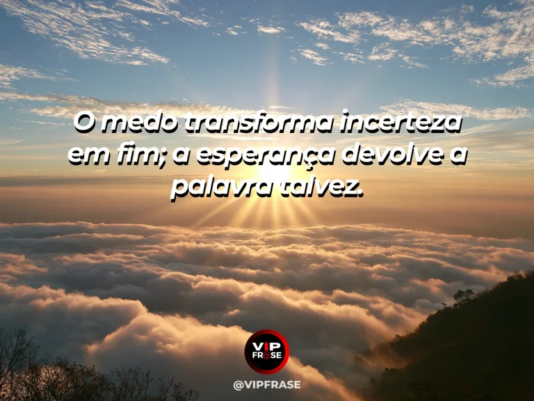 Frase de esperança com nuvens escuras se abrindo para uma faixa intensa de céu azul.