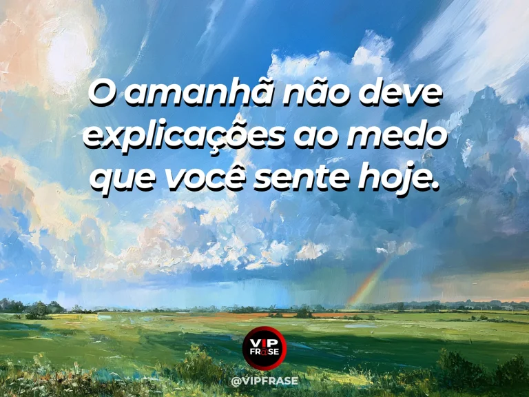 Frase de esperança com céu azul abrindo depois de nuvens dramáticas sobre montanhas.