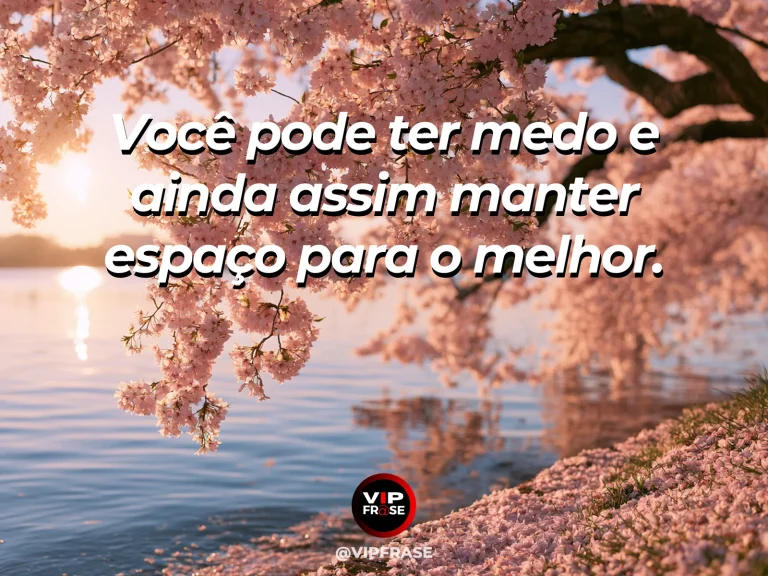 Frase de esperança com flores coloridas sob céu dramático começando a clarear.