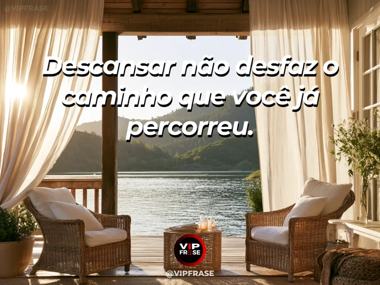 Frase de esperança com poltrona confortável diante de lago e montanhas sob sol suave.