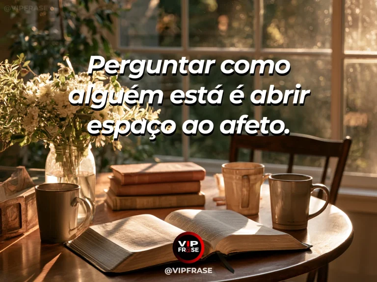 Arte com frase sobre família e a forca de perguntar, em cena de duas xícaras de chá diante de janela para jardim.
