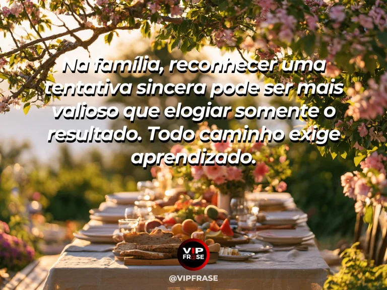 Frase sobre família e a importância de celebrar o esforço, com mesa com pequeno bolo caseiro e flores celebrando conquista simples.