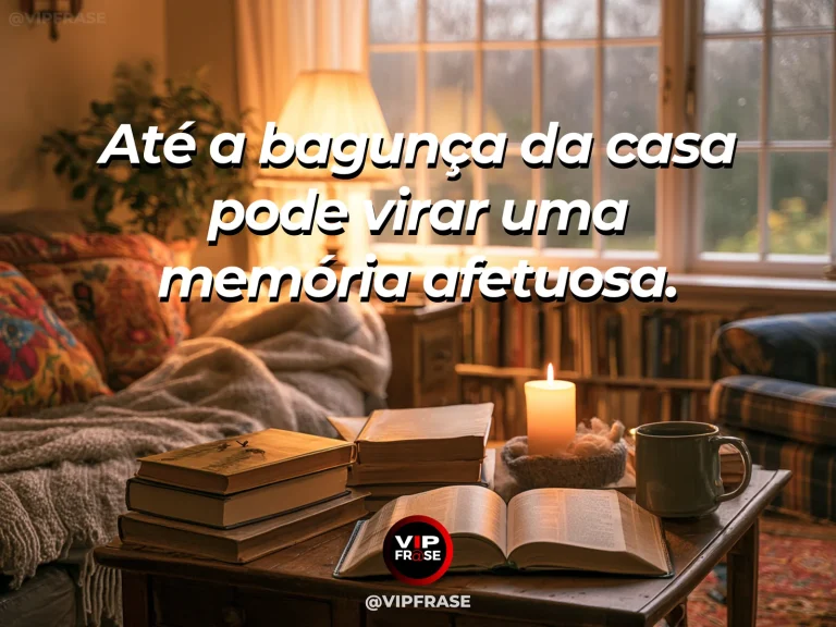 Mensagem sobre família e retratos de um cotidiano querido, com sala vivida com mantas e almofadas desarrumadas.