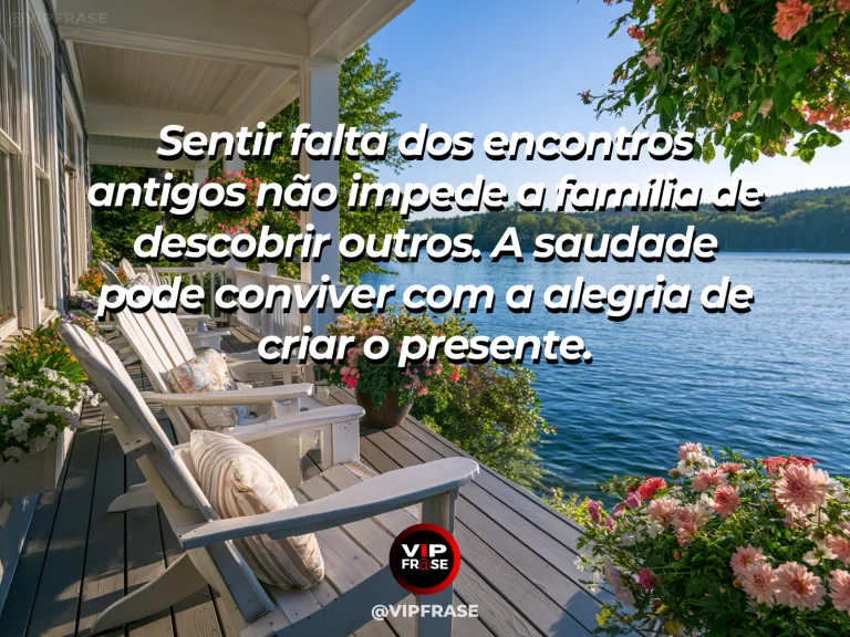 Frase sobre família e saudade sem deixar de viver, com varanda ensolarada com fotografias discretas e flores vibrantes.