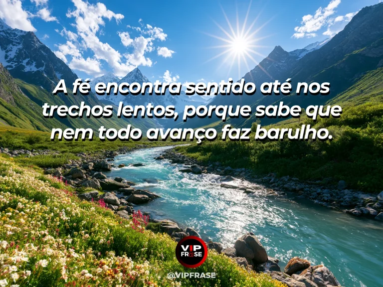 Rio sinuoso atravessando vale verde sob luz tranquila