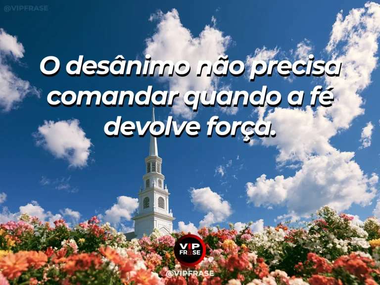 Mensagem de fé e força com árvore resistente diante do vento e do oceano.
