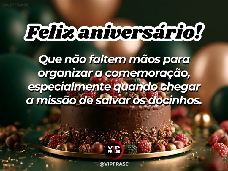 Mensagem de feliz aniversário com bolo de chocolate, frutas vermelhas e balões dourados em ambiente escuro.