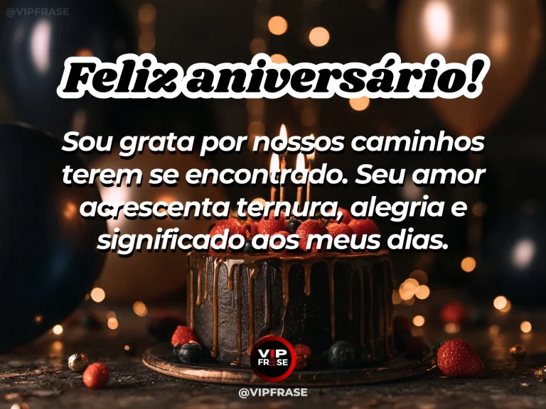 Mensagem de aniversário para namorado sobre gratidao, com buquês diante de vale verdejante.