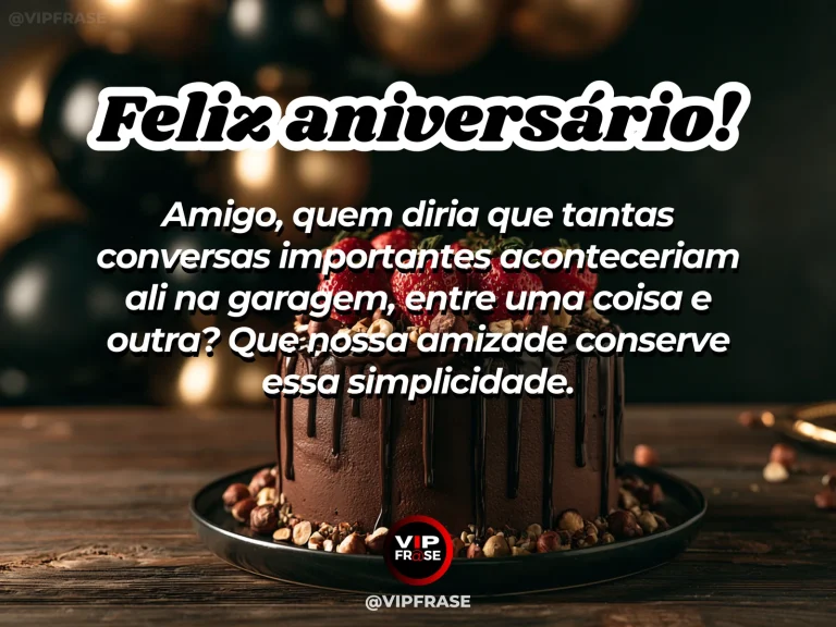 Mensagem de aniversário para amigo sobre amizade, em cenário festivo com bolo e balões.