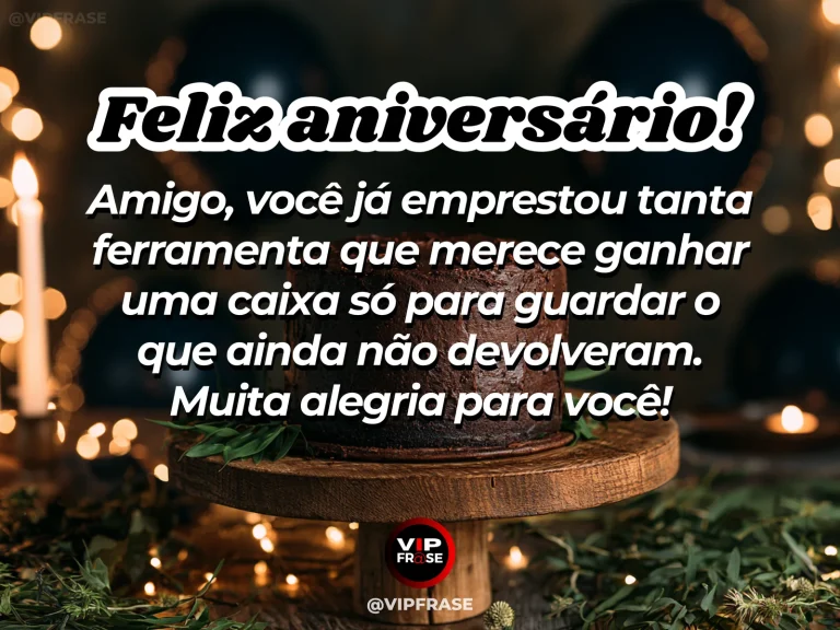 Mensagem de aniversário para amigo sobre amizade, em cenário festivo com bolo e balões.