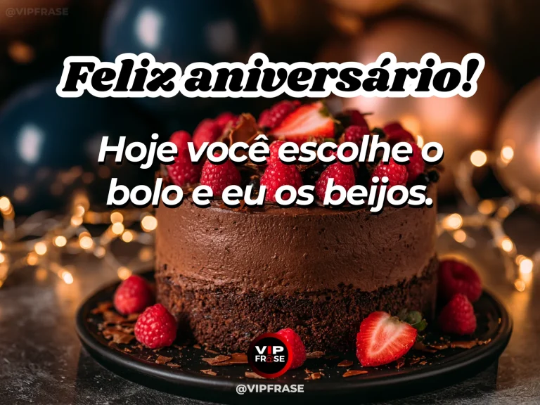 Mensagem de aniversário para namorado sobre amor, com bolo de aniversário elegante com framboesas e balões.