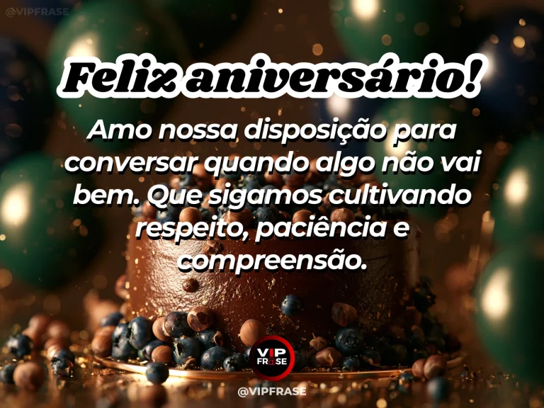 Mensagem de aniversário para namorado sobre amor, com pátio ensolarado e flores brancas.