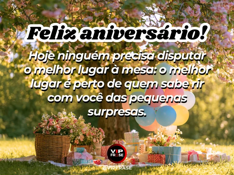 Feliz aniversário com frase sobre rir das pequenas surpresas, sobre fotografia de jardim florido com balões e presentes coloridos.
