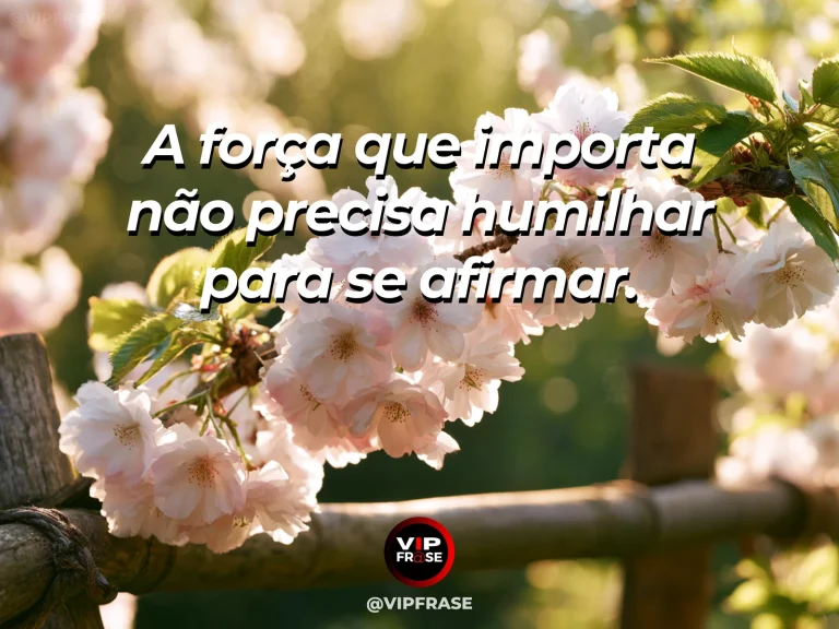 Mensagem de força sobre força sem humilhação, com leão tranquilo entre capim dourado e flores.