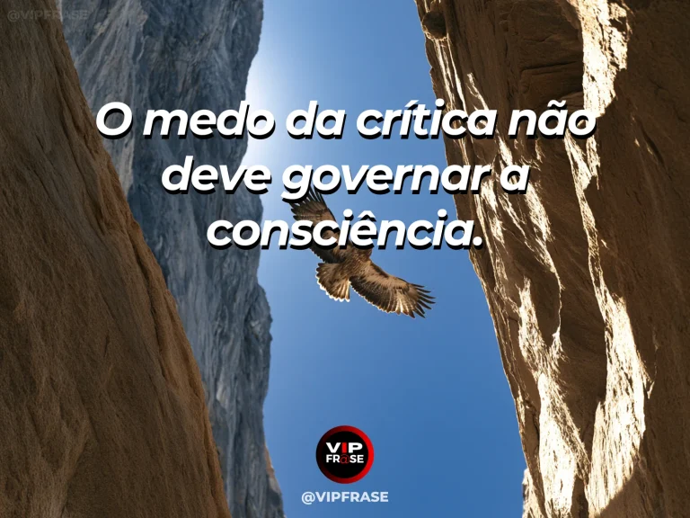 Arte com frase sobre coragem e liberdade diante das criticas, ilustrada por soaring alone high over a huge sunlit canyon beneath scattered clouds.