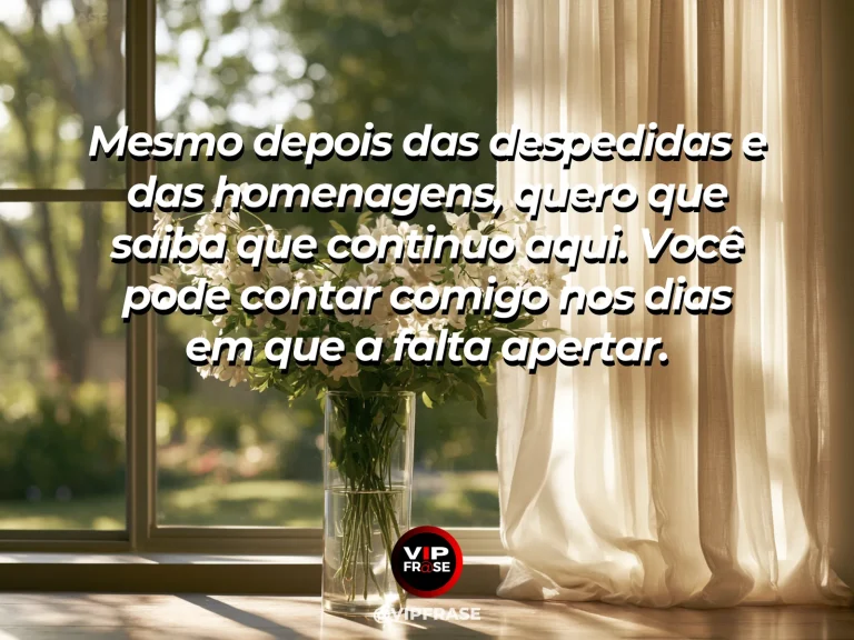 Frase de luto para confortar alguém, com cadeira vazia na varanda florida.