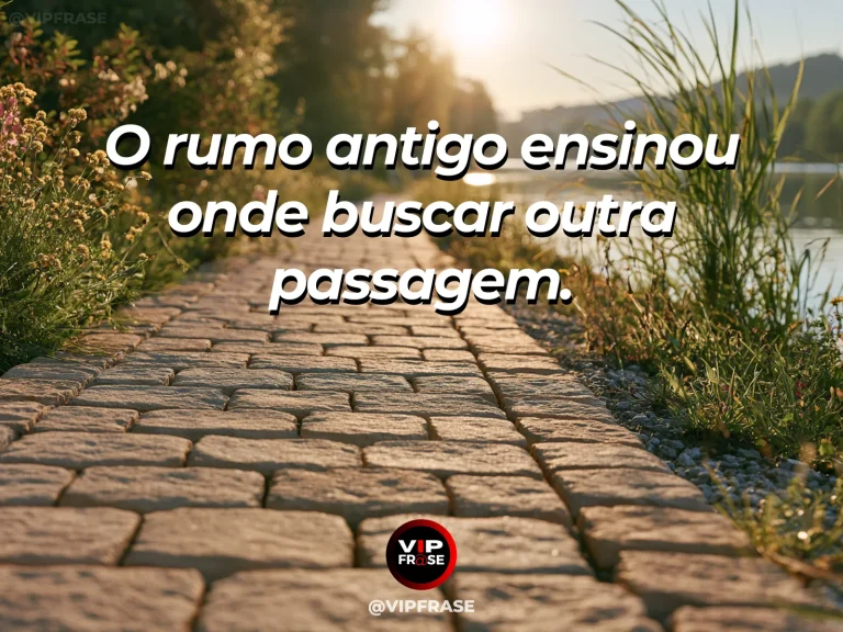 Frase de recomeço sobre aprender com o caminho antigo, com cenário de trilha antiga de pedras que encontra uma passagem verde entre colinas floridas.