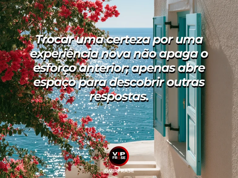 Frase de recomeço sobre novas respostas depois de mudar certezas, com cenário de velho mapa sem letras ao lado de janela aberta para verdes montes.